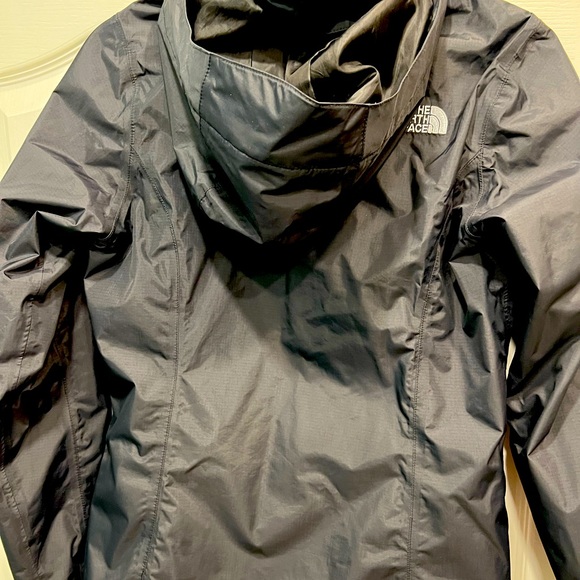 North Face Windbreaker - Picture 2 of 9